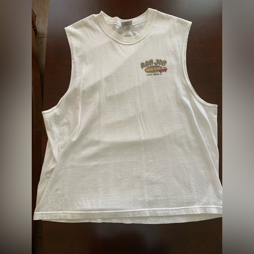 Ron Jon Men’s XXL sleeveless tank.